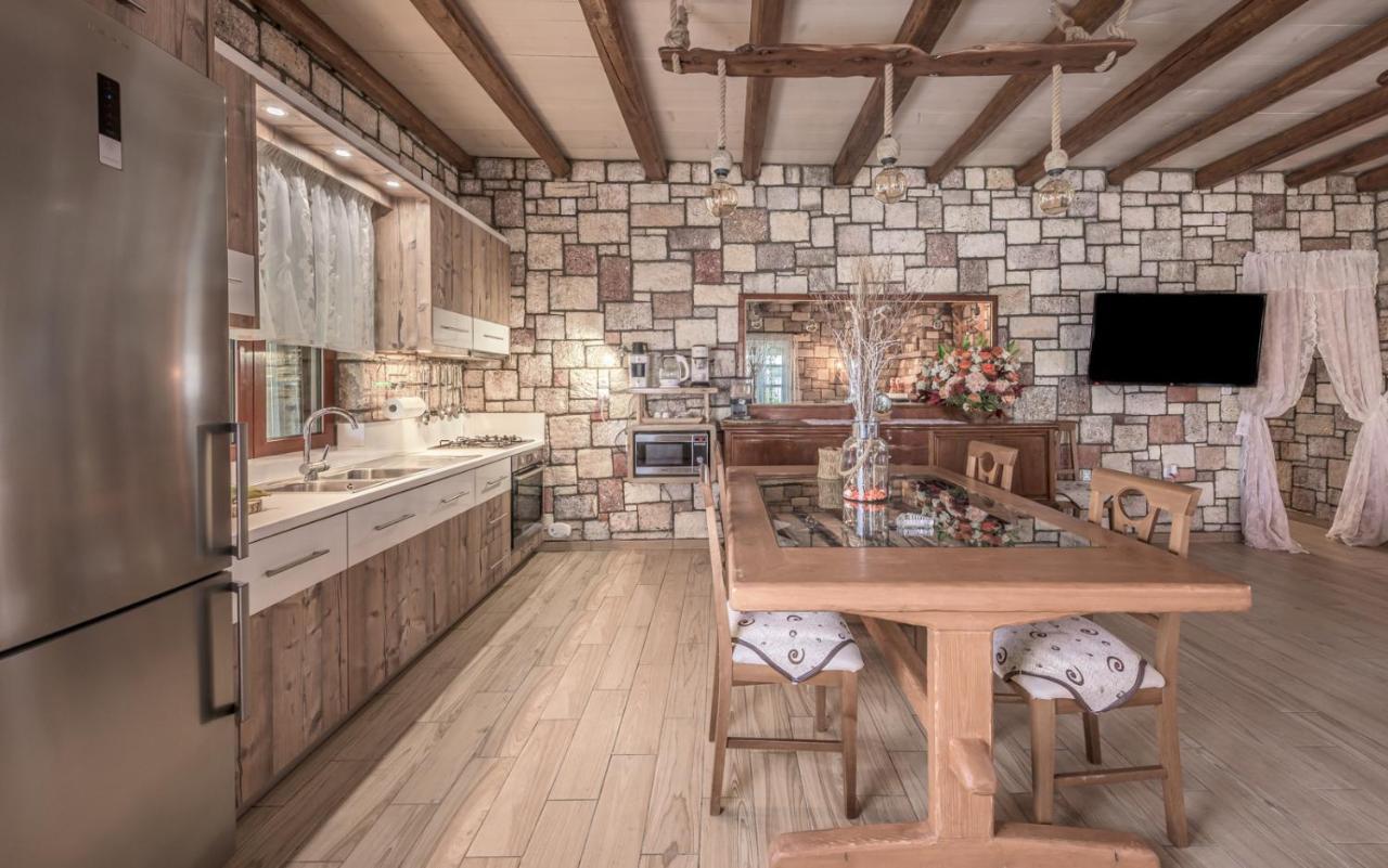Emilia'S Little Farmhouses Agioi Anargyroi  Buitenkant foto